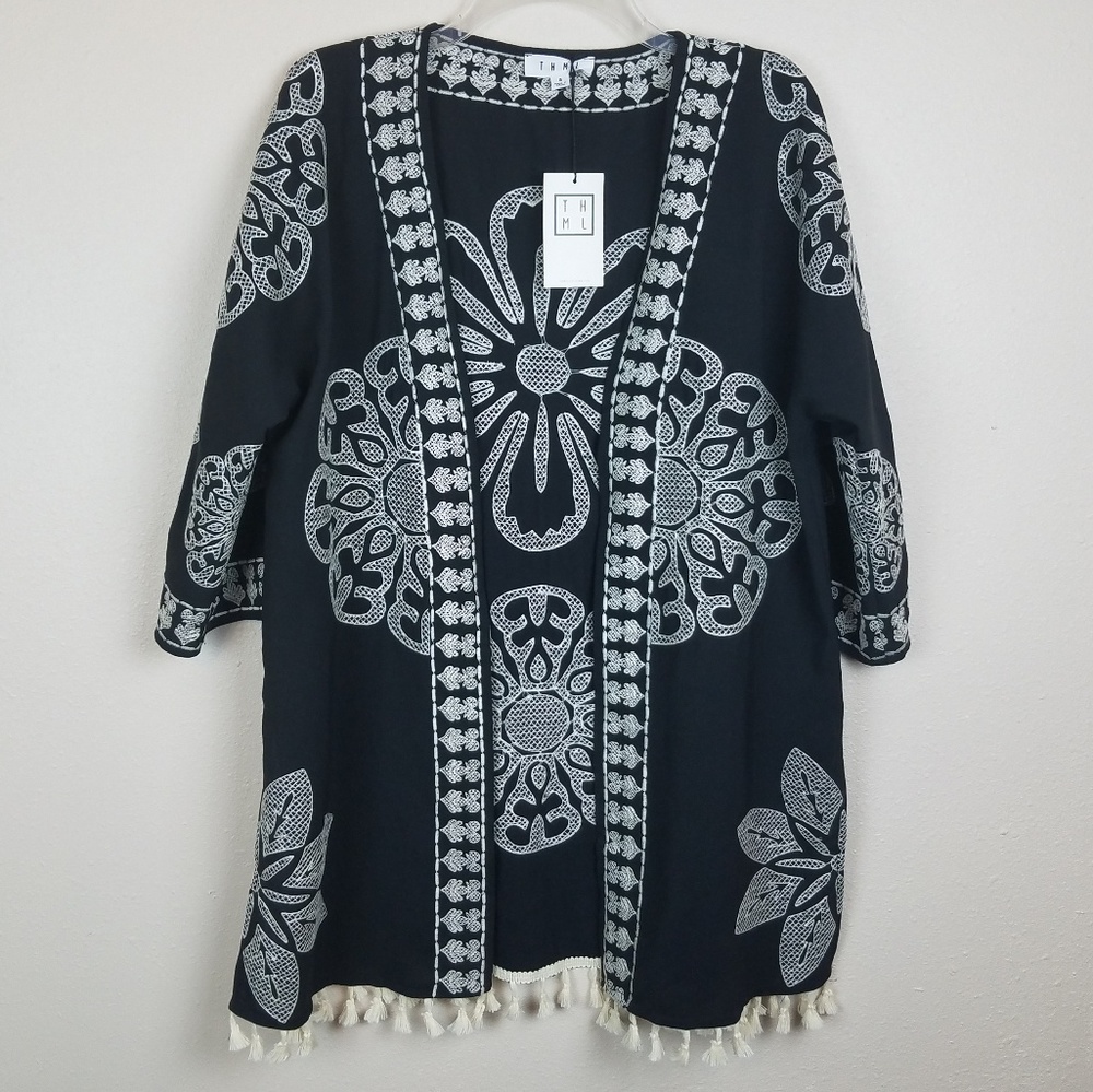 *NWT* THML embroidered maura kimono sz small